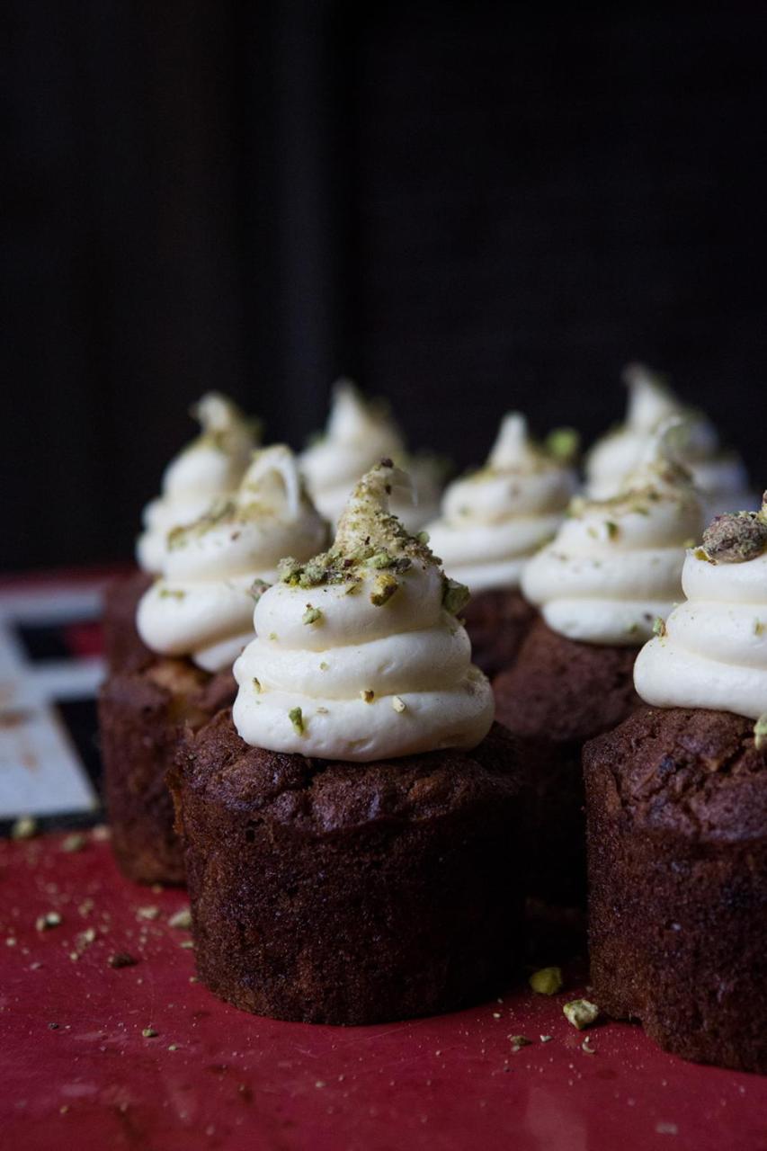 Bed and Breakfast Whitehouse Рай Экстерьер фото Pistachio cupcakes