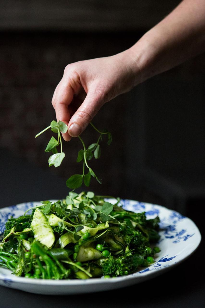 Bed and Breakfast Whitehouse Рай Экстерьер фото Watercress being added to a salad
